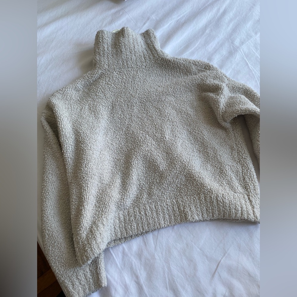 Hollister Co. Women's Ivory Sweatshirt - XS - Picture 6 of 7